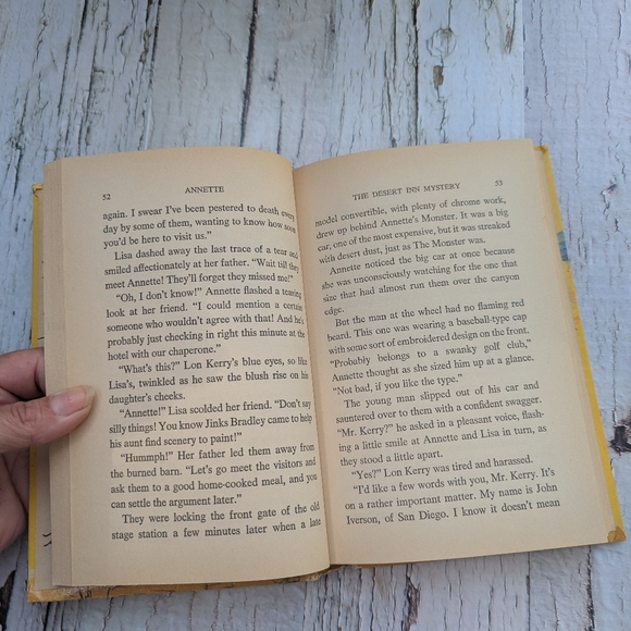 Vintage 1961 Walt Disney's Annette Hardcover Book The Desert Inn Mystery - Picture 12 of 14